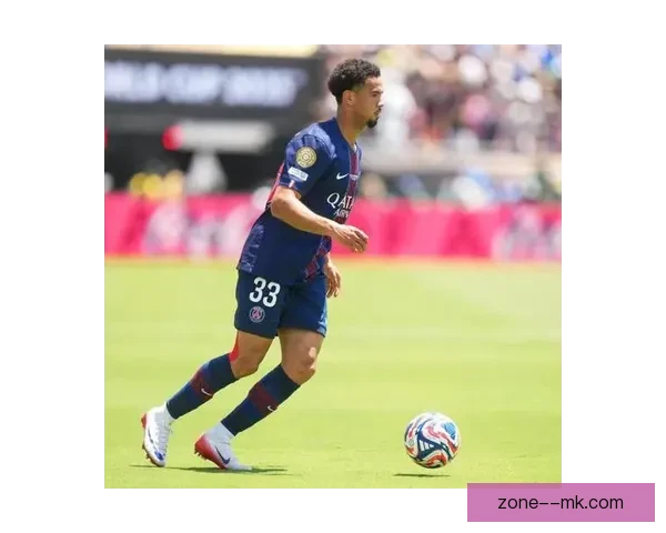 巴黎圣日耳曼官方宣布埃梅里因感冒缺席比赛阵容调整